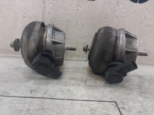 Подушка крепления двигателя 4D0199381C Audi A8 D2 / S8 D2