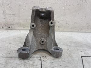 Кронштейн двигателя правый 8E0199308AN Audi A4 B6 / A4 B7