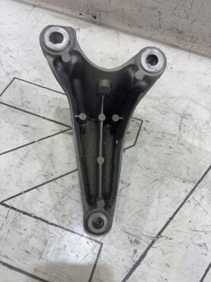 Кронштейн двигателя правый 8E0199308AN Audi A4 B6 / A4 B7