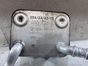 Масляный радиатор 079117021M 