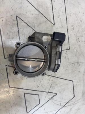 Дроссельная заслонка 077133062A 