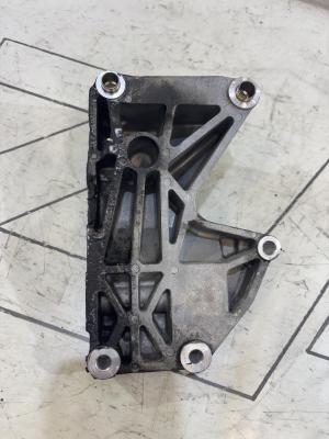 Кронштейн генератора 079903805J 