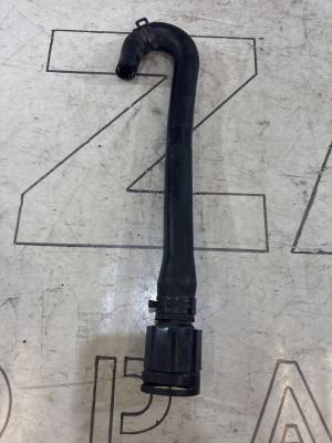 Патрубок системы охлаждения 5N0122101R Skoda Octavia RS II