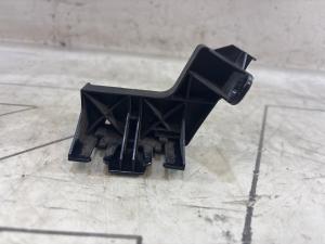 Кронштейн держателя провода 06J971845 Skoda Octavia RS II