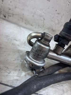 Топливная рампа 058133681 