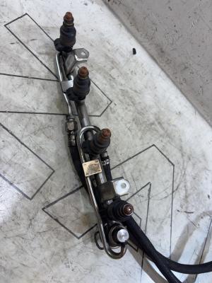 Топливная рампа 058133681 