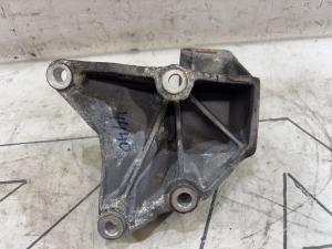 Опора двигателя левая 8A0199307F Audi 80 B4