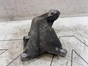 Опора двигателя левая 8A0199307F Audi 80 B4