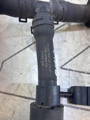 Шланг охлаждающей жидкости 5N0122073P Volkswagen Tiguan