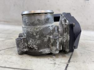 Дроссельная заслонка 06F133062E 