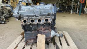 Двигатель ADR 1.8 058100031H Audi A4 B5 / 80 B4