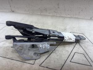 Петли крышки багажника левая правая 4B5827302E Audi A6 C5