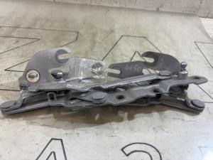 Петли крышки багажника левая правая 4B5827302C 