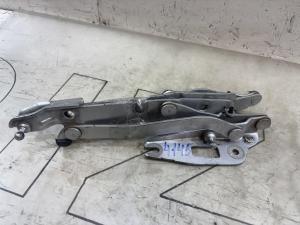 Петли крышки багажника левая правая 8E5827302C Audi A4 B6 sedan