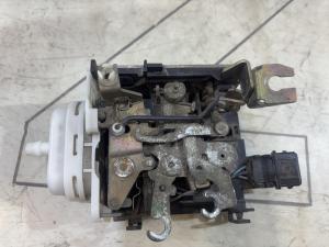 Замок двери передней правой 4A1837016D Audi A6 C4