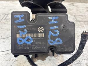 Блок управления ABS 1K0907379AK Volkswagen Jetta MK5