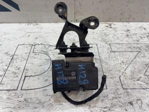 Блок управления ABS 1K0907379AK Volkswagen Jetta MK5