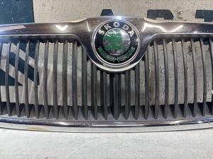 Решётка 1Z0853668 Skoda Octavia 2