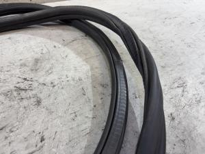 Уплотнитель багажника 4F5827705 