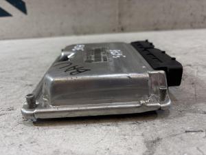 Блок управления дизельного двигателя 8E0907401J Audi A4 B6