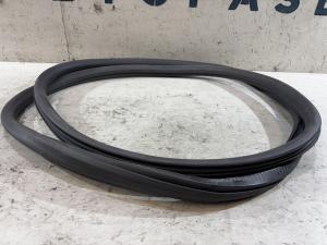 Уплотнитель двери задней левой 4B5833721 Audi C5