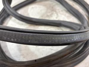 Уплотнитель багажника 4L0827705 Audi Q7