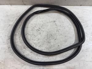 Уплотнитель задней двери 4L0833721 Audi Q7