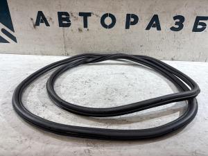 Уплотнитель задней двери 4L0833721 Audi Q7