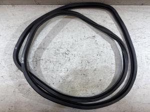 Уплотнитель задней двери 4L0833721 Audi Q7