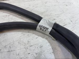 Уплотнитель двери задней правой 4F5833721 