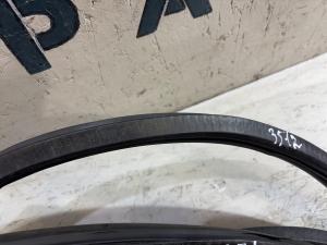 Уплотнитель двери задней правой 4F5833721 