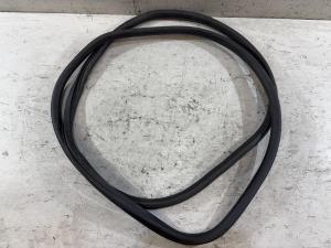 Уплотнитель двери передней левой 4F0831721 Audi A6 C6 / S6 C6 / RS6 C6